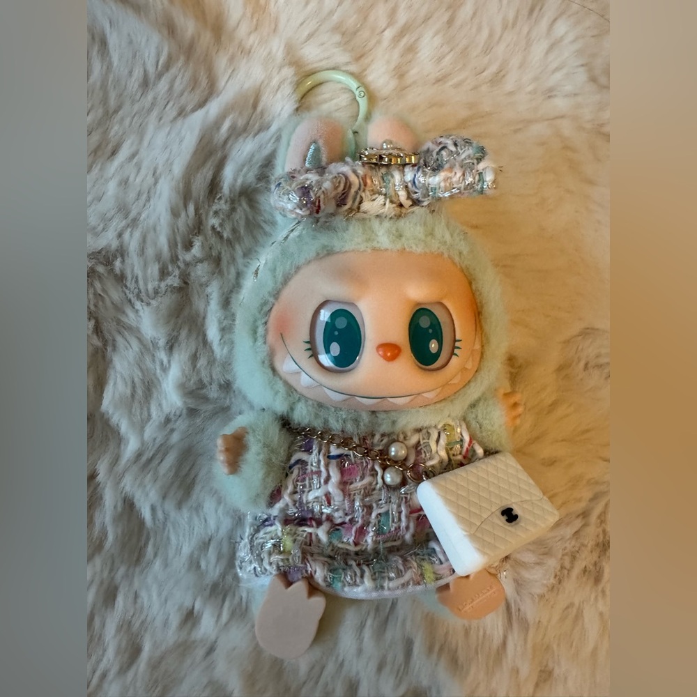 Labubu Have a Seat Green Ququ with outfit